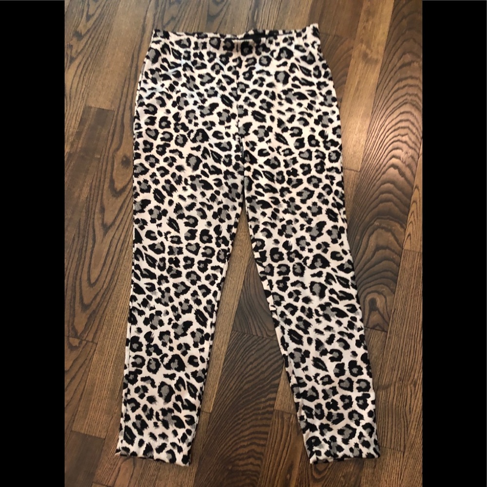Women’s Karen Kane Metallic Gold leopard pant.  XL